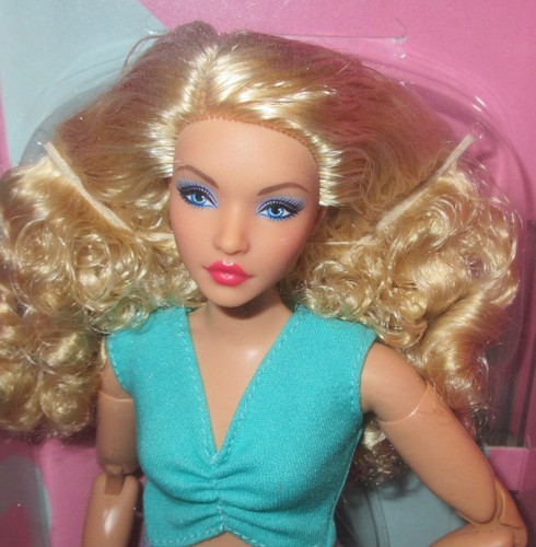 Nrfb curvy barbie - curvy, signature