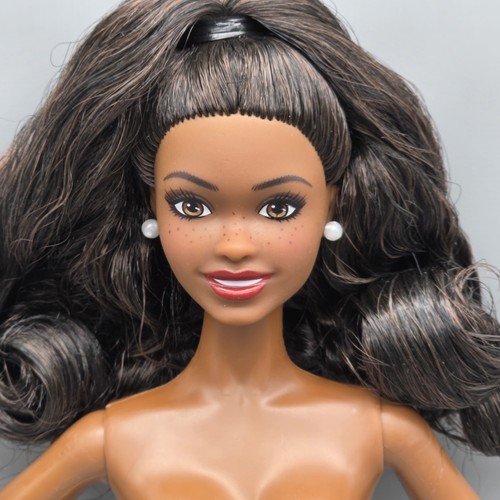 2022 holiday barbie - 2022,